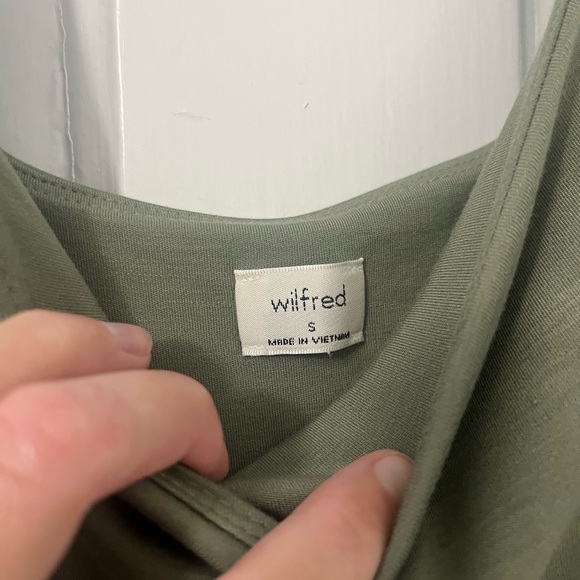 BRAND NEW NEVER WORN ARITZIA DRESS - Picture 4 of 5